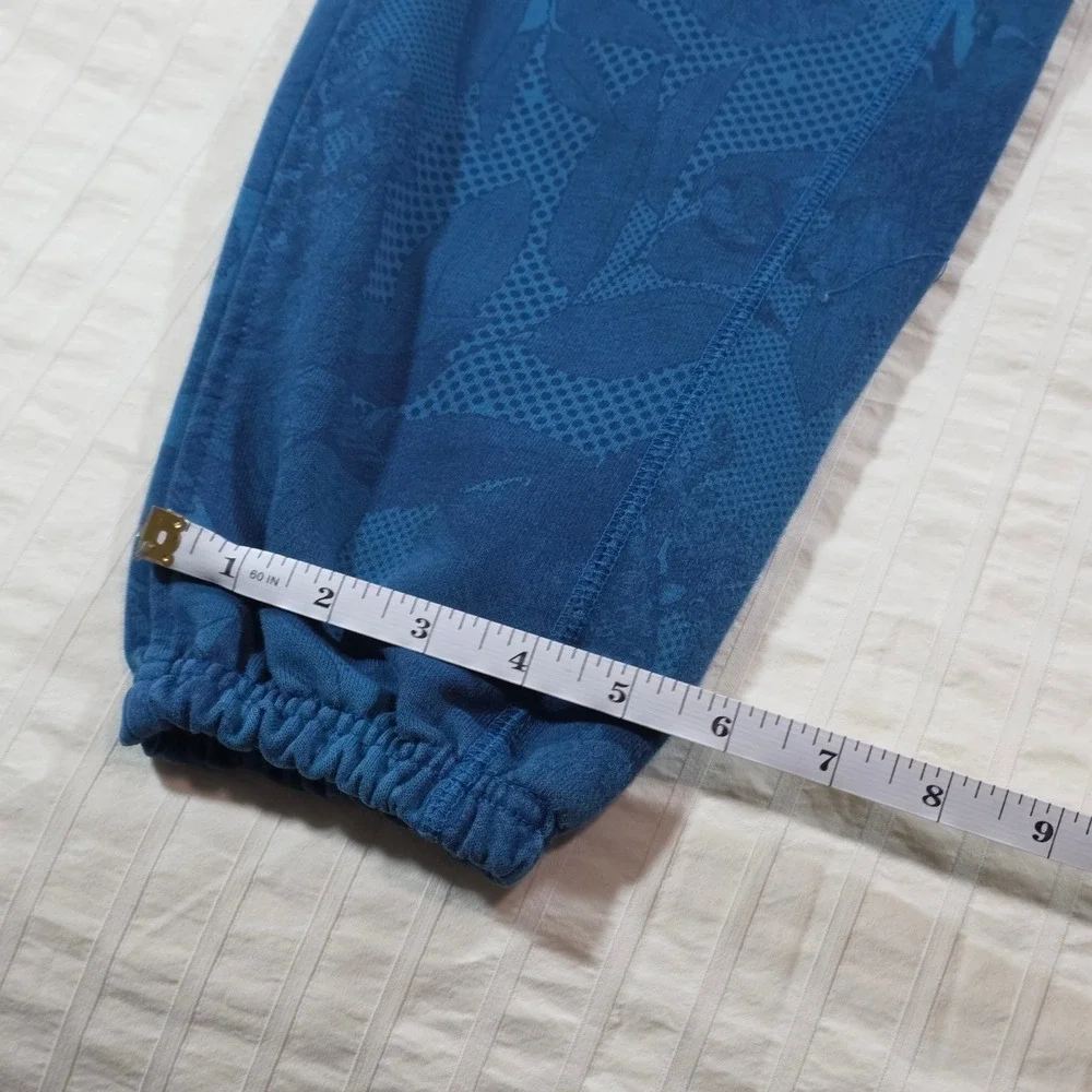 Nike Standard Issue Dri-FIT Blue Floral Halftone Grid Sweatpants Mens‎ Joggers